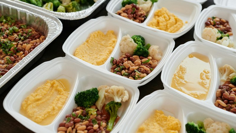 主要8社の宅食サービス料金比較